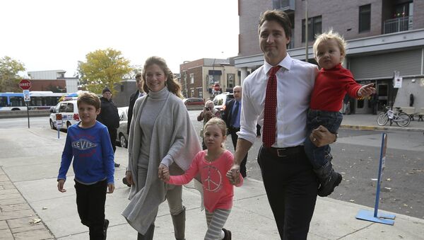 رئيس الوزراء الكندي جاستن ترودو برفقة زوجته وأطفالهما - سبوتنيك عربي