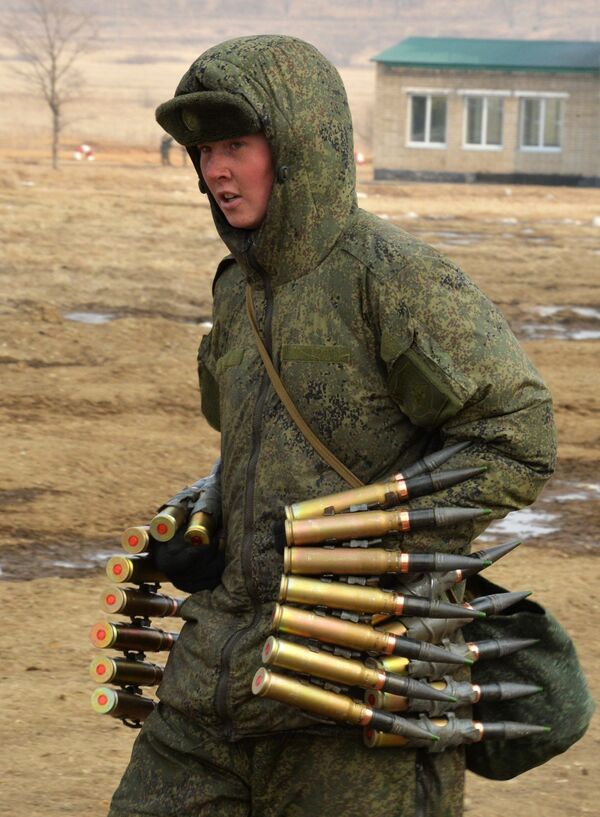 مشارك في بطولة روسيا بياتلون للدبابات وهجوم جنود سوفوروف في إقليم بريمورسكي كراي، روسيا - سبوتنيك عربي