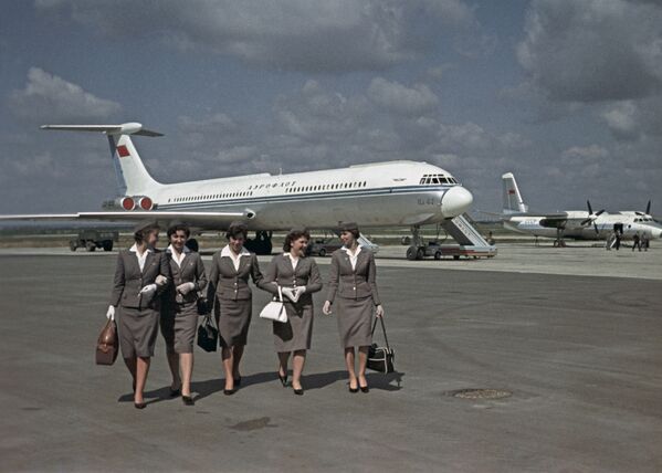 مضيفات شركة الطيران الروسية آيروفلوت أيام الاتحاد السوفيتي - سبوتنيك عربي