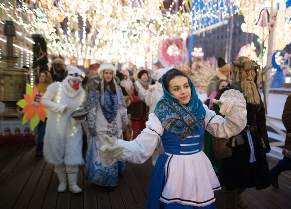 بدء مهرجان ماسلينيتسا في موسكو - سبوتنيك عربي