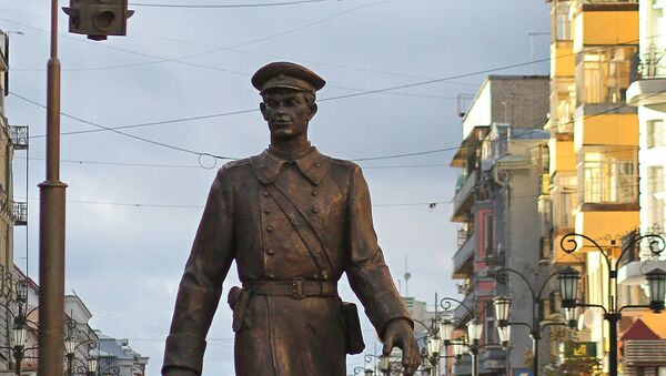 تمثال لبطل القصص الروسية العم ستيوبا العملاق - سبوتنيك عربي