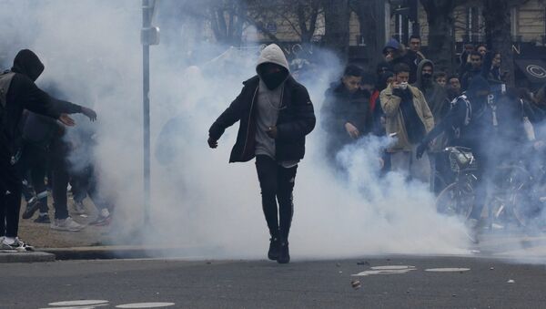 مواجهات بين الشرطة الفرنسية ومتظاهرين - سبوتنيك عربي