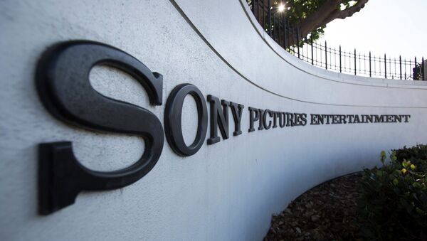 A logo is pictured outside Sony Pictures Studios in Culver City, California December 19, 2014 - سبوتنيك عربي