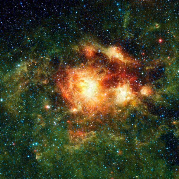 صورة التقطت بواسطة ، ويظهر فيها تشكّل سحب لنجم حديث النشأة ممزوجا بغازات وغبار ونجوم كبيرة حديثة الولادة. ويمكننا رؤية ذلك وسط الحسب مجموعة من النجوم تسكى NGC 3603 - سبوتنيك عربي