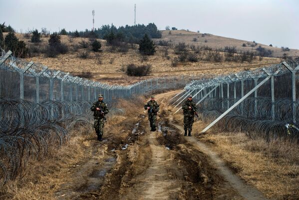 حرس الحدود بين مقدونيا واليونان - سبوتنيك عربي