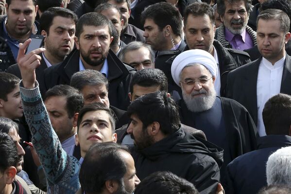 صورة سيلفي مع رئيس إيران حسن الروحاني - سبوتنيك عربي