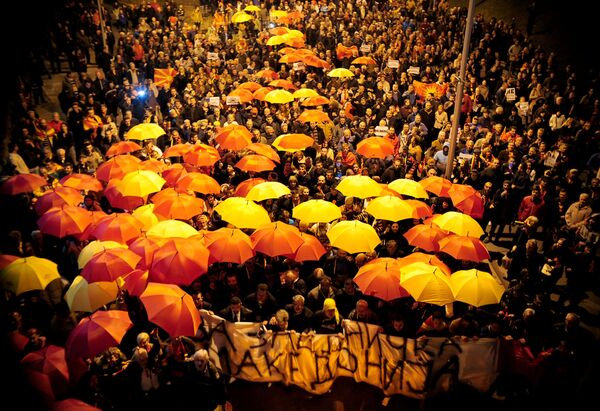 احتجاجات على إقرار اللغة الألبانية باستخدامها رسميا في مقدونيا ، 1 مارس/ آذار 2017 - سبوتنيك عربي