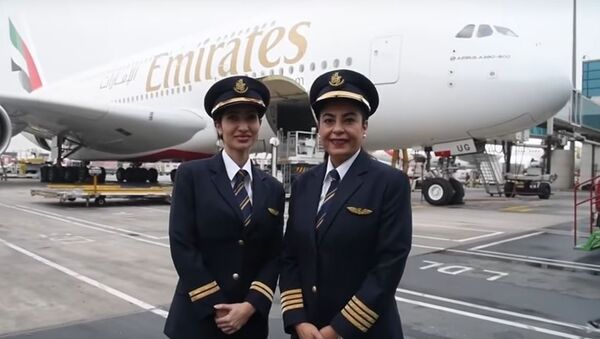 مصرية و إماراتية تقودان أكبر طائرة ركاب في العالم - سبوتنيك عربي