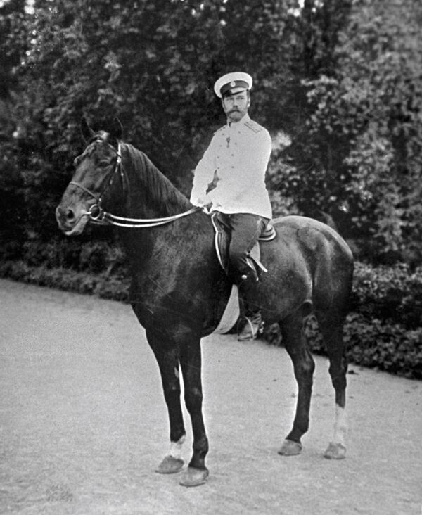 الإمبراطور نيكولاي الثاني يمتطي حصانه - سبوتنيك عربي