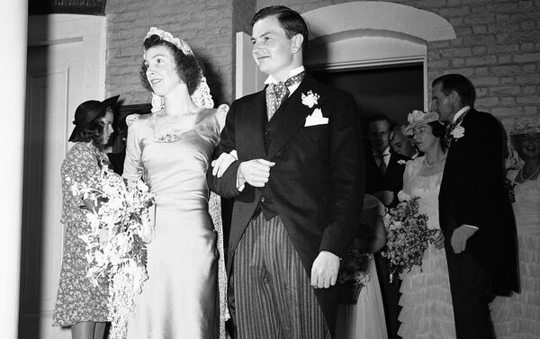 الملياردير الأمريكي دافيد روكفيلير وعروسته مارغريت ماغراث، عام 1940 - سبوتنيك عربي