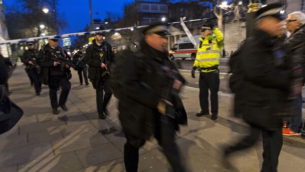 الوضع في لندن بعد إطلاق النار بالقرب من البرلمان البريطاني - الشرطة والبريطانيون - سبوتنيك عربي