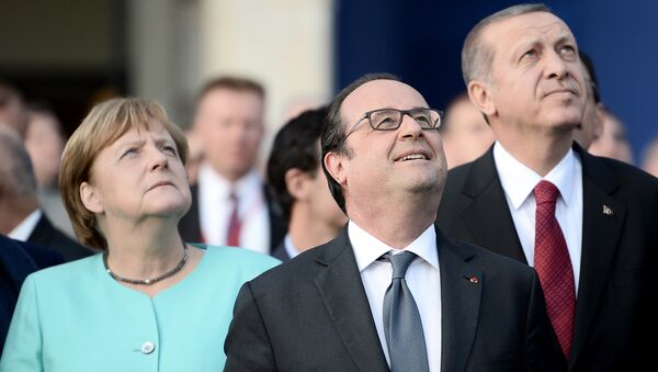 رئيس تركيا رجب طيب إردوغان ومستشارة ألمانيا أنجيلا ميركل ورئيس فرنسا فرانسوا أولاند - سبوتنيك عربي