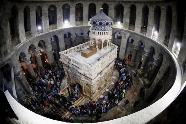 الانتهاء من عملية ترميم قبر يسوع (حيث يعتقد أنه دفن هناك) البلدة القديمة بالقدس، 21 مارس/ آذار 2017 - سبوتنيك عربي