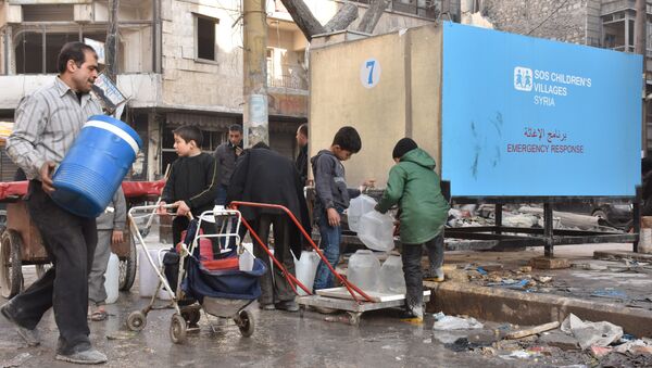 الخزانات الثابتة تروي عطش أهالي حلب - سبوتنيك عربي
