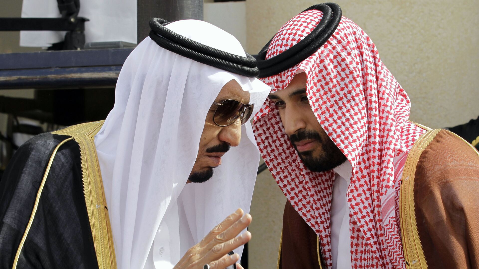 الملك السعودي سلمان بن عبد العزيز مع الأمير محمد بن سلمان  - سبوتنيك عربي, 1920, 24.11.2021