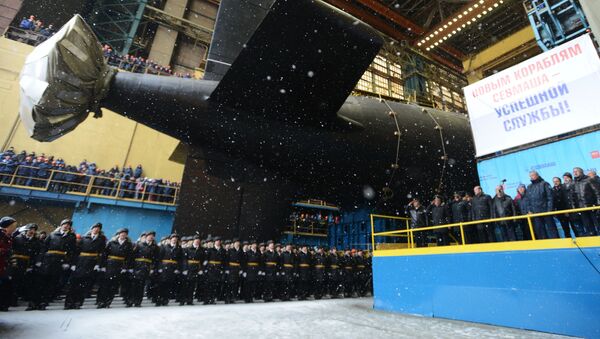 إنزال الغواصة النووية الحديثة قازان من الجيل الرابع إلى الماء من مصنع سيفماش - سبوتنيك عربي