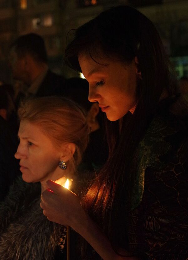 التضامن مع ضحايا انفجار مترو بمدينة سانت بطرسبورغ في القرم، روسيا - سبوتنيك عربي