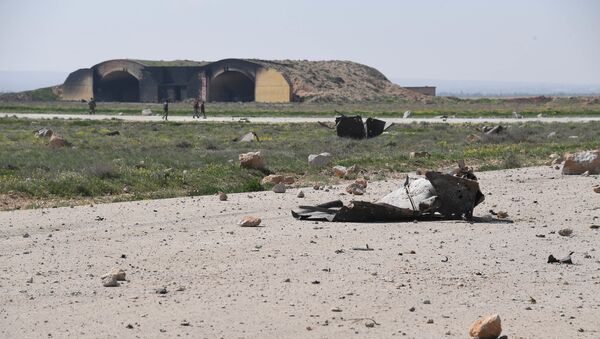 الصور الأولية للقصف الأمريكي على قاعدة الشعيرات السورية - سبوتنيك عربي
