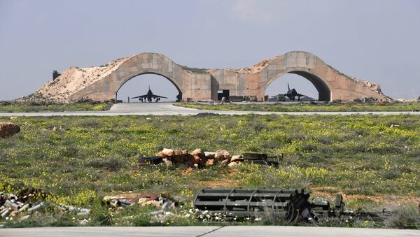 الصور الأولية للقصف الأمريكي على قاعدة الشعيرات السورية - سبوتنيك عربي