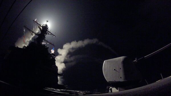 انطلاق صاروخ من سفينة حربية أمريكية ع7لى سوريا - سبوتنيك عربي