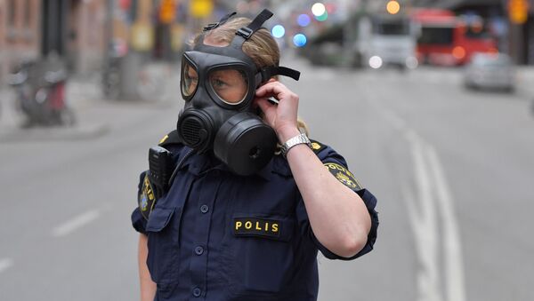 الشرطة في مكان حادثة الدهس بالعاصمة السويدية - سبوتنيك عربي