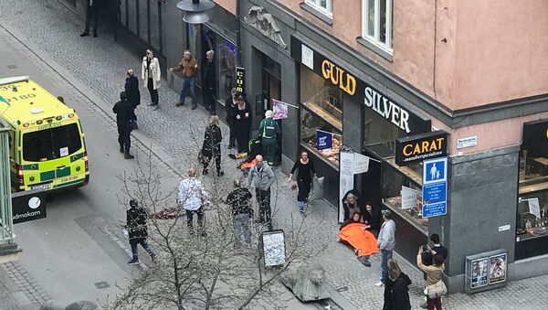 الشرطة في مكان حادثة الدهس بالعاصمة السويدية - سبوتنيك عربي