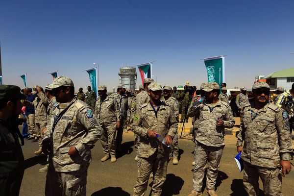 مناورات عسكرية سودانية سعودية بمدينة مروي شمال السودان، 9 أبريل/ نيسان 2017 - سبوتنيك عربي