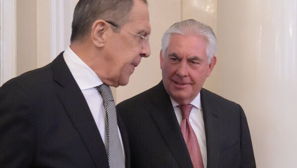 وزير الخارجية الروسية سيرغي لافروف ووزير الخارجية الأمريكية ريكس تيلرسون - سبوتنيك عربي