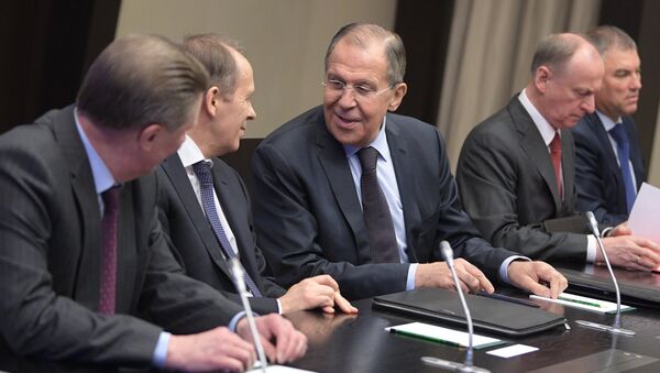 وزير الخارجية الروسية سيرغي لافروف خلال اجتماع مجلس الأمن الفيدرالي - سبوتنيك عربي