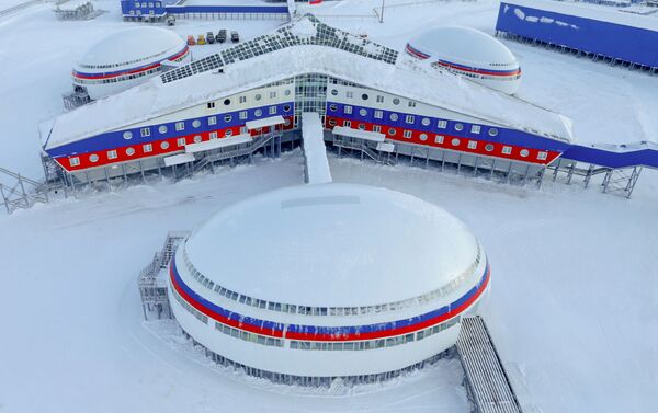 وزارة الدفاع الروسية تطلق مشروع جولة افتراضية في قاعدة عسكرية في أرخبيل فرنسوا جوزيف في القطب الشمالي - سبوتنيك عربي