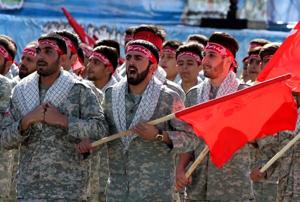 العرض العسكري بمناسبة يوم الجيش في طهران، إيران 18 أبريل/ نيسان 2017 - سبوتنيك عربي