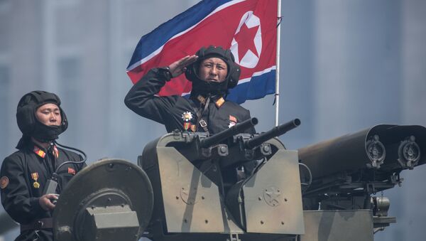 العرض العسكري بمناسبة الذكرى الـ 105 لمولد الزعيم الكوري كيم كم إل سونغ في بيونغ بيانغ ، كوريا الشمالية 15 أبريل/ نيسان 2017 - سبوتنيك عربي