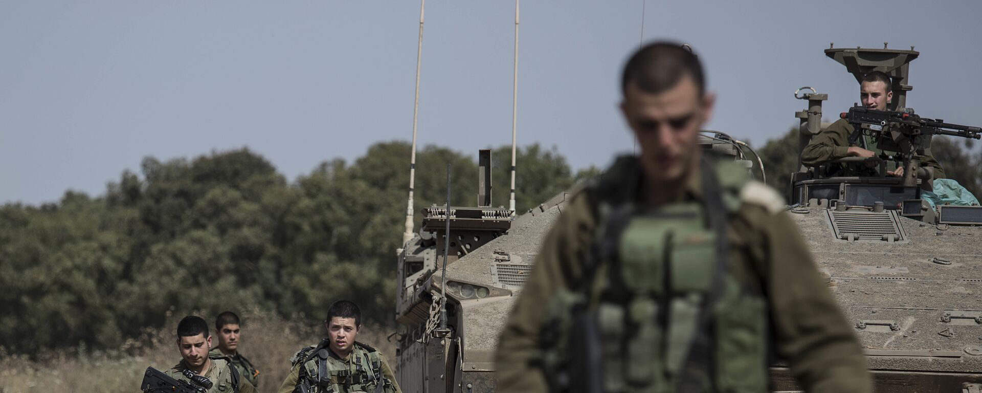 الجيش الإسرائيلي على الحدود مع قطاع غزة - سبوتنيك عربي, 1920, 24.10.2023