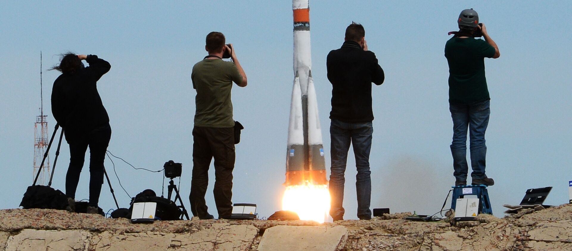 انطلق الصاروخ الناقل سويوز – إف - غي اليوم الخميس 20 أبريل/ نيسان، إلى محطة الفضاء الدولية، مقلا المركبة المأهولة سويوز ام سي - 04 - سبوتنيك عربي, 1920, 23.03.2021