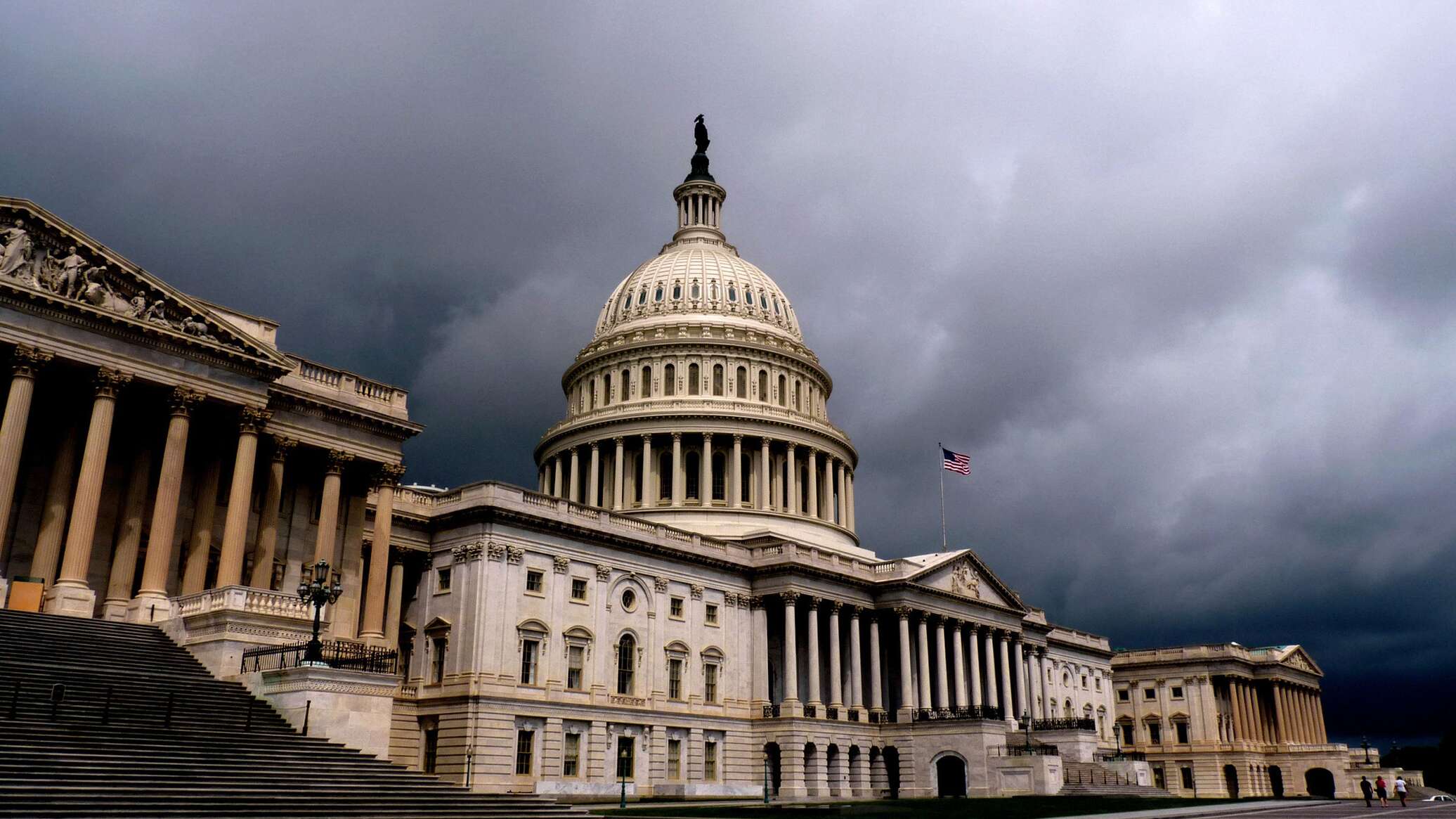 الكونغرس الأمريكي يوافق على مشروع الميزانية دون دعم أوكرانيا وإسرائيل
