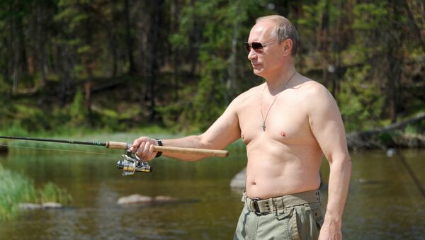 فلاديمير بوتين خلال رحلة صيد للأسماك - سبوتنيك عربي