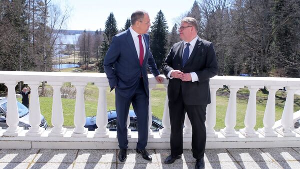 وزير الخارجية الروسي سيرغي لافروف ووزير الخارجية الفنلندي تيمو سويني، هيلسينكي، فنلندا - سبوتنيك عربي
