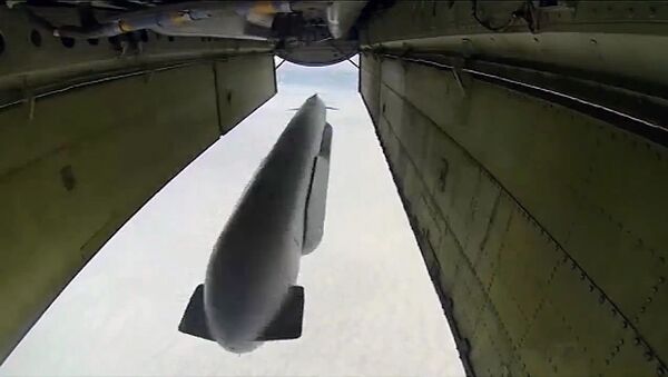 طائرة تو-95 تطلق صاروخا - سبوتنيك عربي