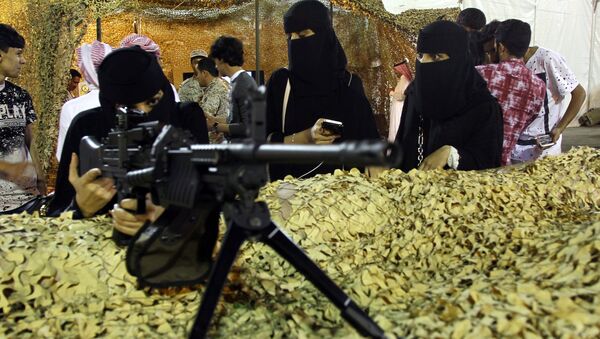 سعودية تختبر سلاحا في معرض بأبها - سبوتنيك عربي