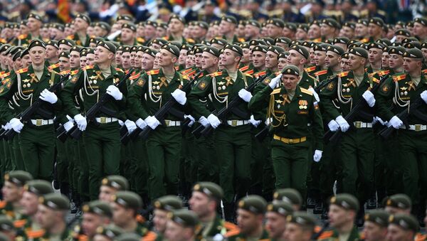 الجنود الروس أثناء العرض العسكري - سبوتنيك عربي