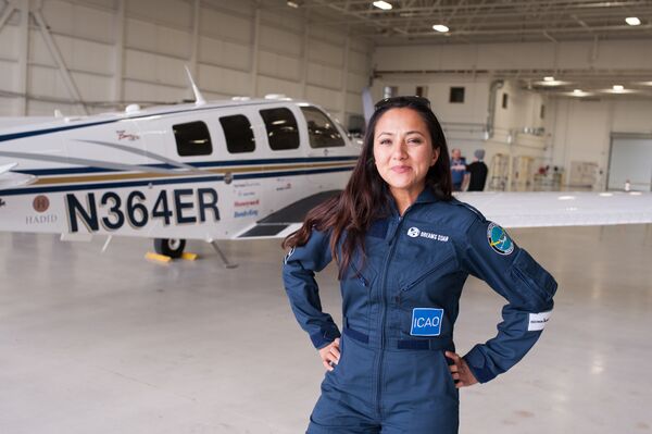 أول امرأة طيار في الطيران المدني في أفغانستان - شايستا وايز حاصلة على شهادة طيران من جامعة امبري-ريدل آيرونوتيكال (Embry-Riddle Aeronautical University) بعد وصولها مونتريال، كندا 15 مايو/ آيار 2017 - سبوتنيك عربي