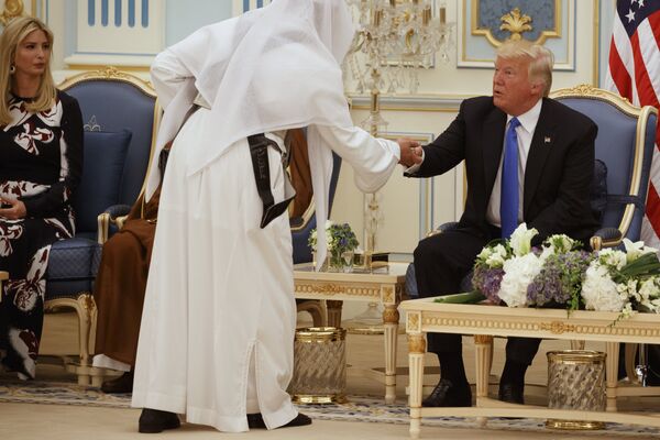 إيفانكا ترامب خلال زيارة الرئيس الأمريكي إلى السعودية إيفانكا ترامب خلال زيارة الرئيس الأمريكي إلى السعودية - سبوتنيك عربي