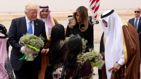 ترامب وزوجته لدى وصولهما الرياض - سبوتنيك عربي