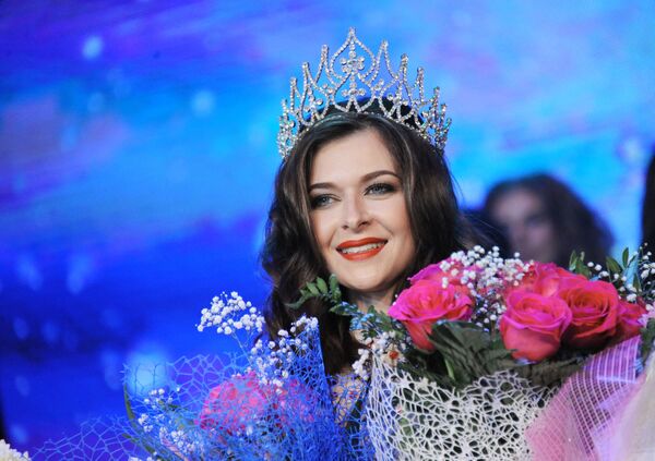 الفائزة بلقب ملكة جمال تشيتا لعام 2017 أليونا غريبنيفا - سبوتنيك عربي