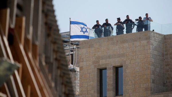 جنود إسرائيليون عقب زيارة الرئيس الأمريكي دونالد ترامب إلى القدس، 24 ماية/ آيار 2017 - سبوتنيك عربي