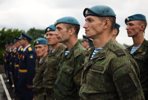مسابقة فريق الإنزال-2017 في الحقل العسكري راييفسكي في نوفوروسييسك، روسيا - سبوتنيك عربي