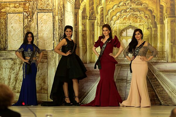 المشاركات في مسابقة ملكة جمال العراق، بغداد 25 مايو/ آيار 2017 - سبوتنيك عربي
