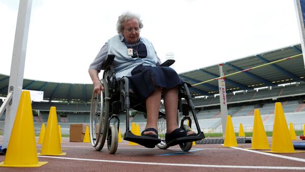 سيدة مسنة مشاركة في أولمبياد كبار السن في بروكسيل، بلجيكا - سبوتنيك عربي