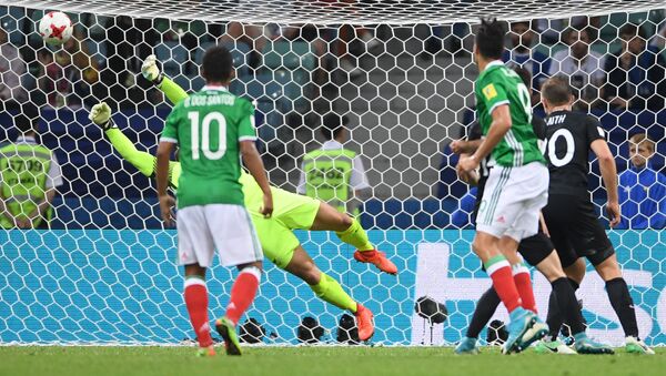 مبارة المنتخبين المكسيكي و النيوزيلاندي في كأس القارات - سبوتنيك عربي