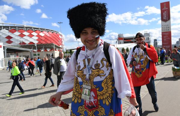 مشجع روسي في كأس القارات2017 - سبوتنيك عربي